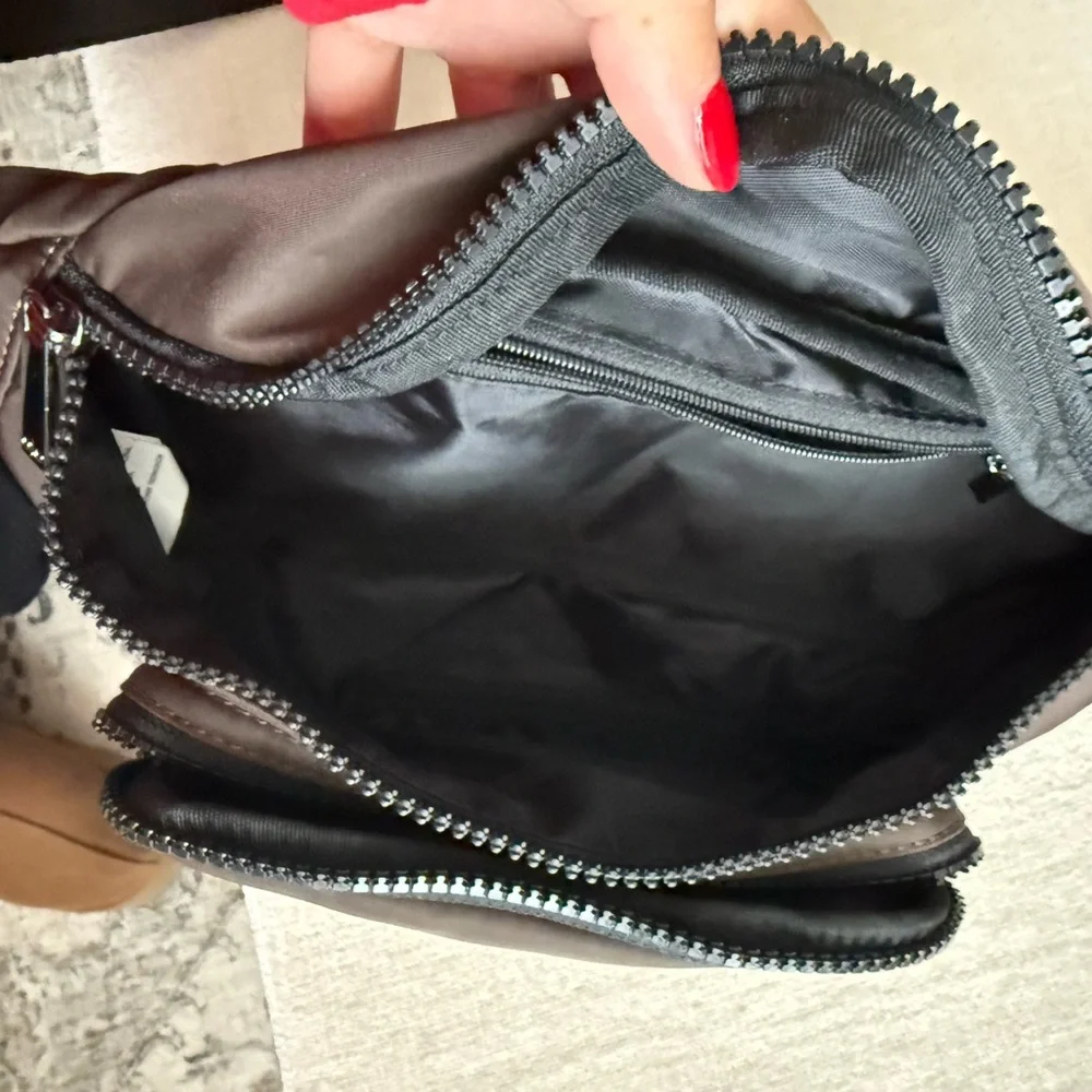 ALO Yoga Brown Belt Bag - Picture 6 of 6